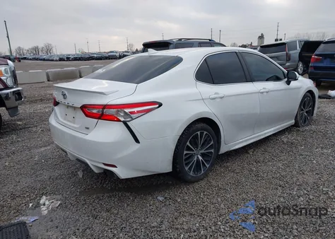 2020 Toyota Camry Se z USA, uszkodzony, nr VIN 4T1G11AK4LU351049